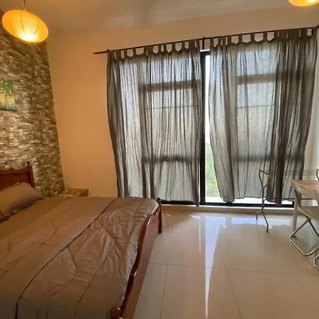 Islamic Santai Santai Homestay - Centrus Soho Cyberjaya Exterior photo