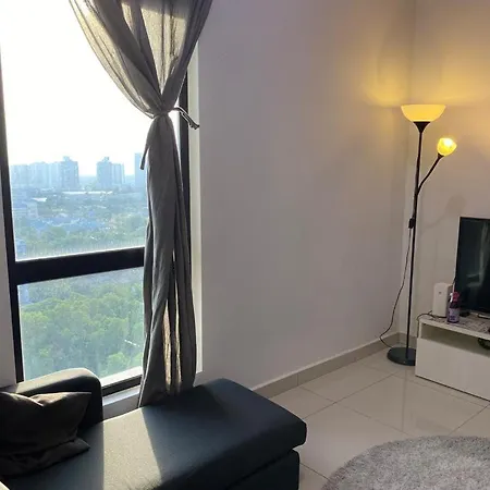 Islamic Santai Santai Homestay - Centrus Soho Cyberjaya Exterior photo