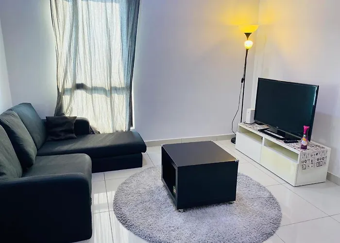 Islamic Santai Santai Homestay - Centrus Soho Cyberjaya