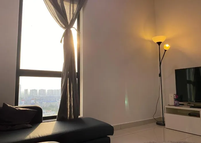 Islamic Santai Santai Homestay - Centrus Soho Cyberjaya